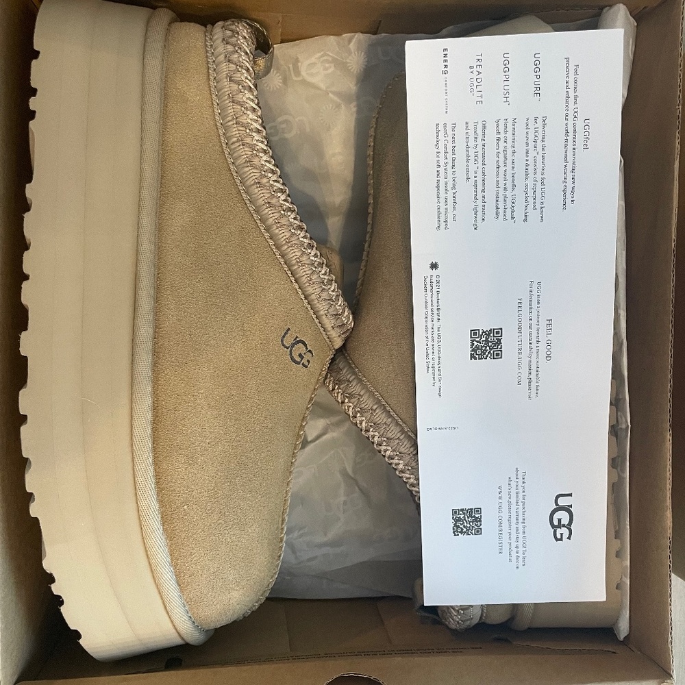 UGG Tazz Platform in Mustard Seed